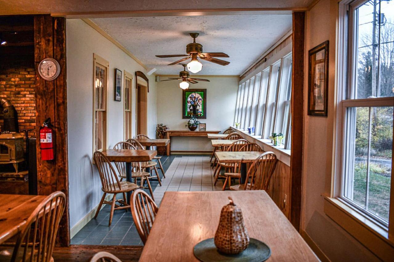 Brook Road Inn Goshen Exterior photo
